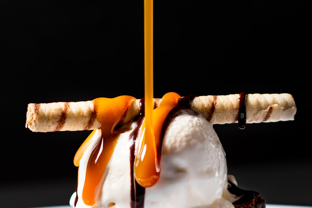 Aksamitne serniczki z musem z mango